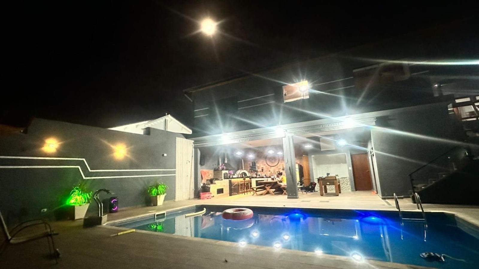 Chacara Gama Em Condominio Igarata-Sp - Jacuzzi Com Hidromassagem, Piscina E Sauna Luaran gambar